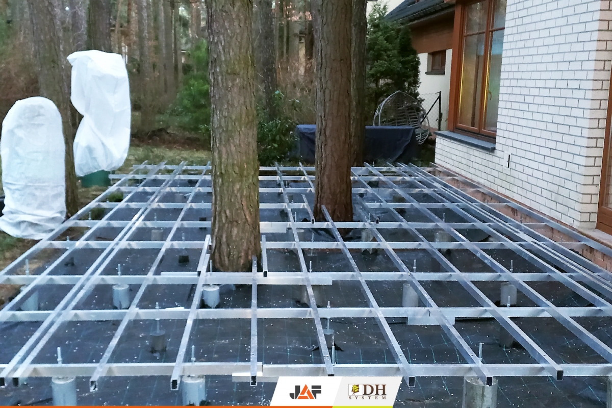 Тераса з деревами, Магдаленка, Польща