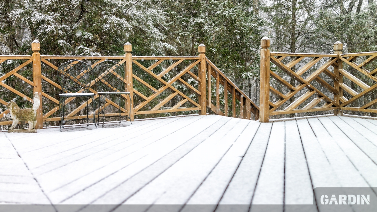 Чи можна встановити терасу взимку?