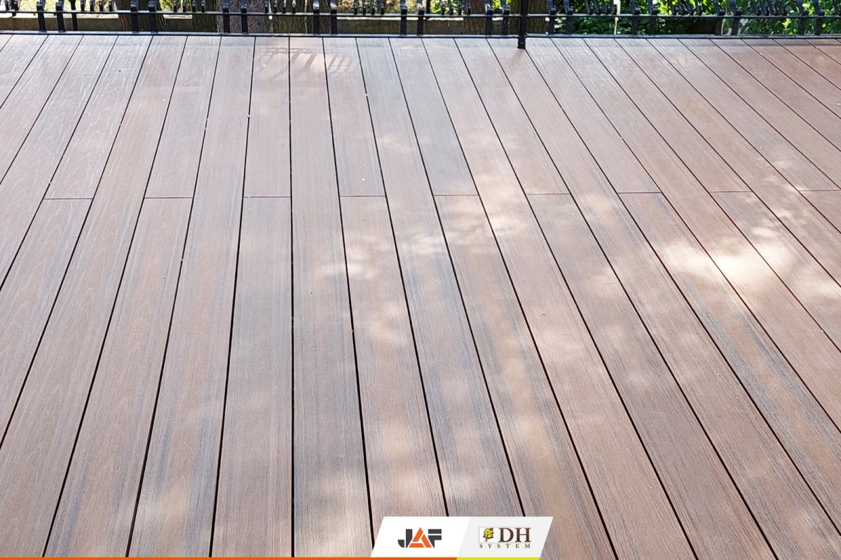 Gardin Deco Золотий Тік, Сулеювек, Польща