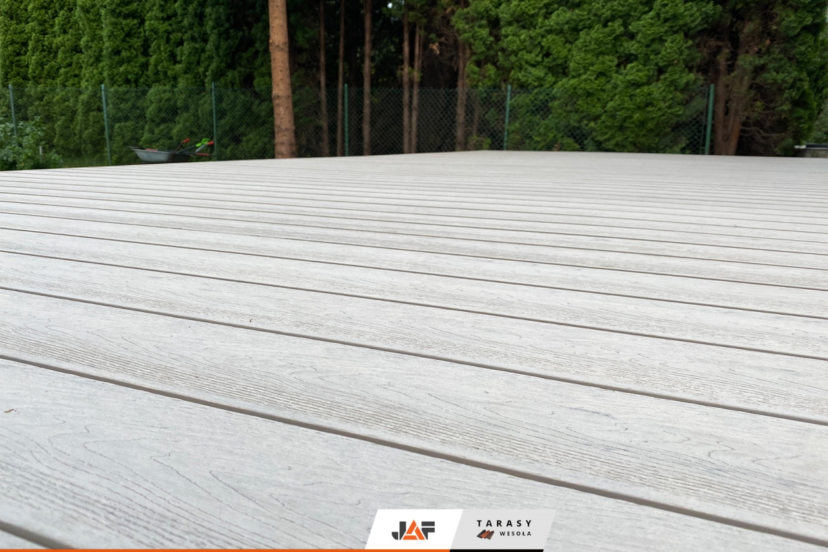 Тераса з цікаво оздобленими сходами, Міхаловіце, Польща