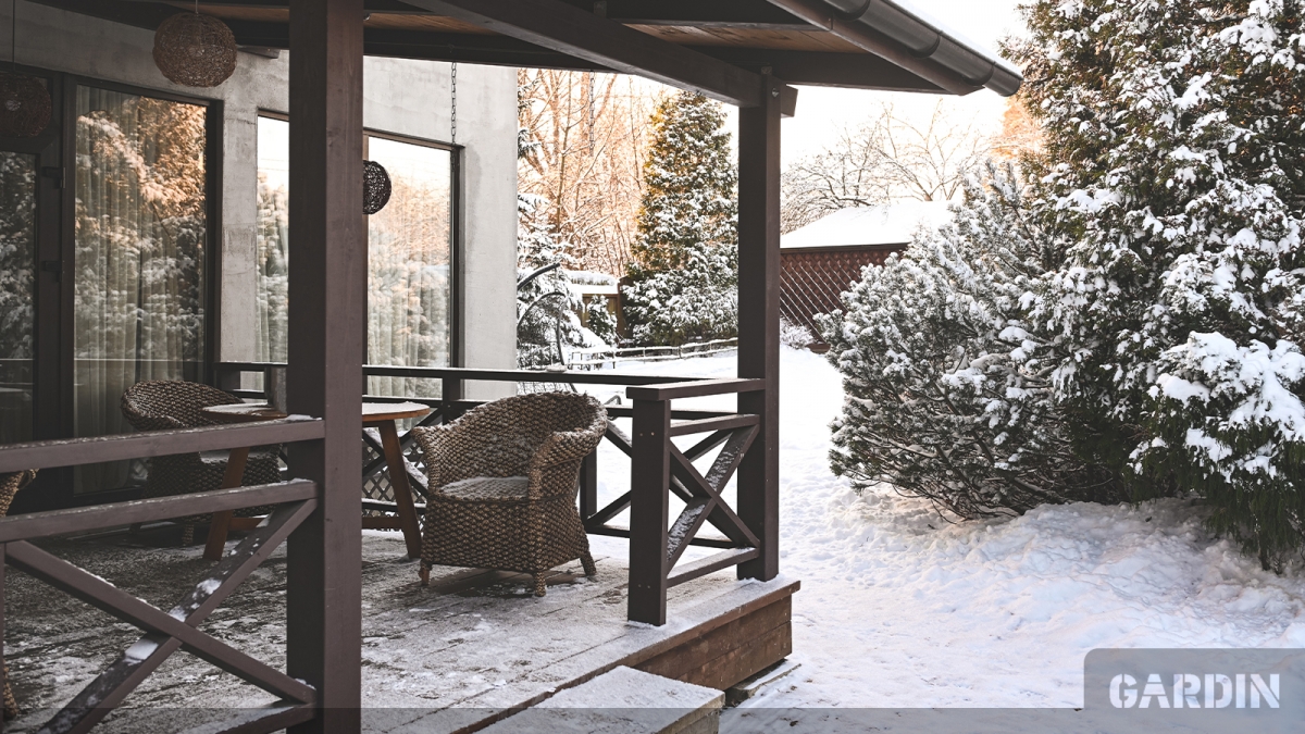 Чи можна встановити терасу взимку?