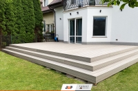 Тераса з цікаво оздобленими сходами, Міхаловіце, Польща